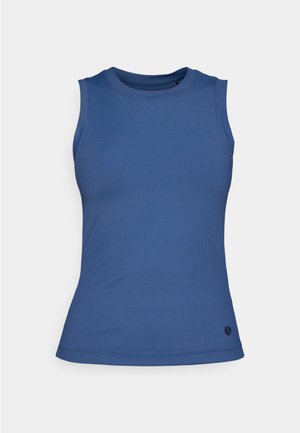 Blå ermeløs topp med ribbestruktur, tettsittende design og rund halslinning. Har en liten logo ved kanten.