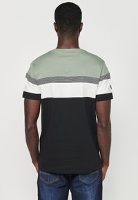 Koroshi SHORT SLEEVE  - Apdrukāts T-krekls - kaki   khaki