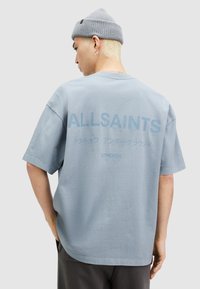 AllSaints UNDERGROUND CREW - T-shirt imprimé - dusty blue