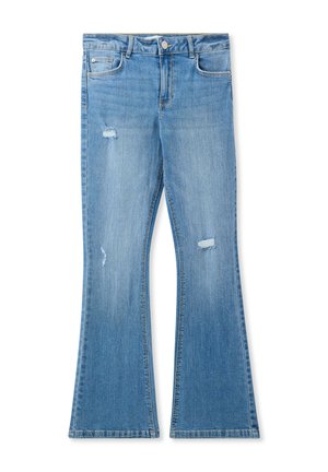 Jasnoniebieskie dżinsy w stylu dzwonów z wysokim stanem, z przetarciami i kieszeniami, o gładkiej strukturze i widocznym szwie.