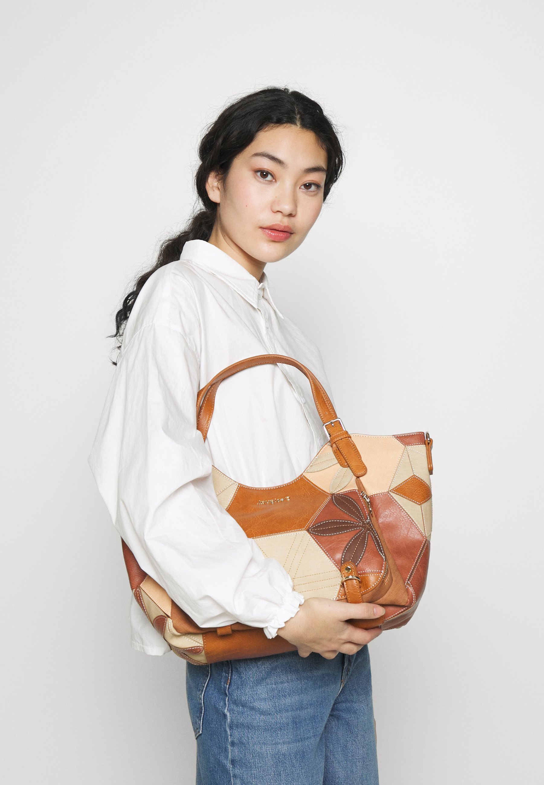 Desigual BOLSNOVA PRIME ROTTERDAM Håndveske camel Desigual BOLSNOVA PRIME ROTTERDAM Håndveske camel
