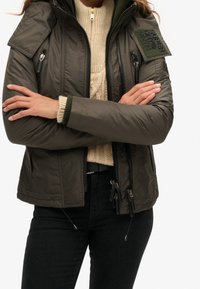 Superdry & Co Chaqueta de invierno - olive