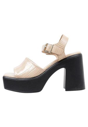 VARNISHED - Sandalias de tacón - beige