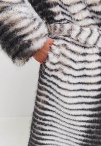 Cesare Gaspari Wintermantel - grey