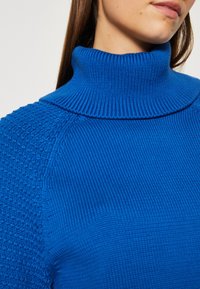 Esprit Sweter