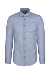 Chemise homme bleu clair à manches longues avec motif discret à pois, boutonnée sur le devant et col pointu sur fond blanc.