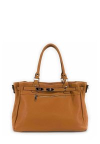 Sac à main en cuir tan avec une surface texturée, deux anses supérieures, poche zippée à l'avant et accents en métal noir. Design spacieux.