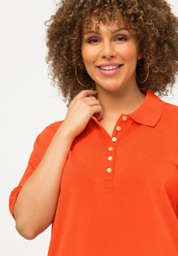 Ulla Popken MANCHES COURTES - Polotričko - orange
