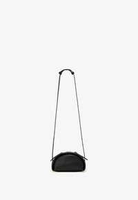 Unselected, black