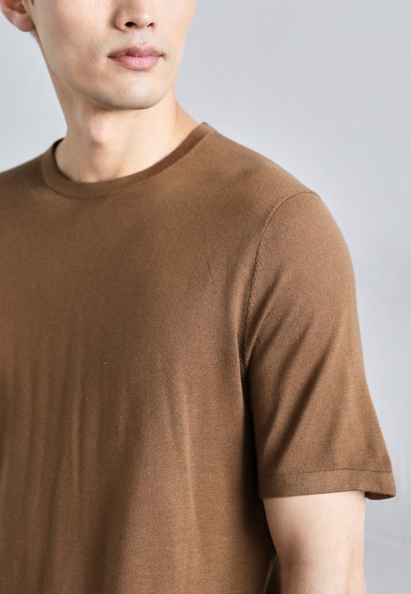 CONNOR  - Basic T-shirt - raw umbra2