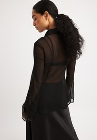 NA-KD Button-down blouse - black