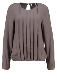 Blouse marron à manches longues avec plis verticaux, encolure ronde avec fermeture au dos, et taille froncée pour une coupe décontractée.
