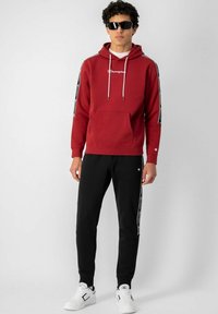 Champion SWEATSHIRT - Felpa con cappuccio - rot