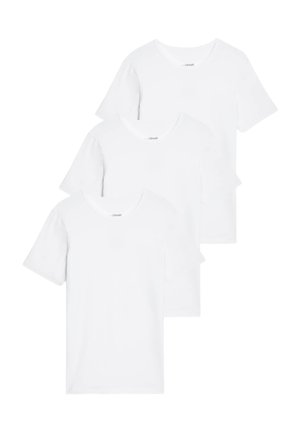 Vita bomull t-shirts med korta ärmar och rund hals, visade i en stapel av tre, med en slät textur och enkel design.