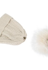 Berretto a maglia crema con motivo a treccia testurizzato, caratterizzato da un bottone decorativo sulla parte superiore e un pom-pom soffice removibile.