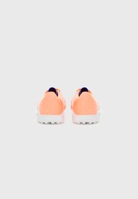 adidas Performance PREDATOR LEAGUE UNISEX - Fodboldstøvler til kunstgræs - signal coral/ftwr white/beam orange