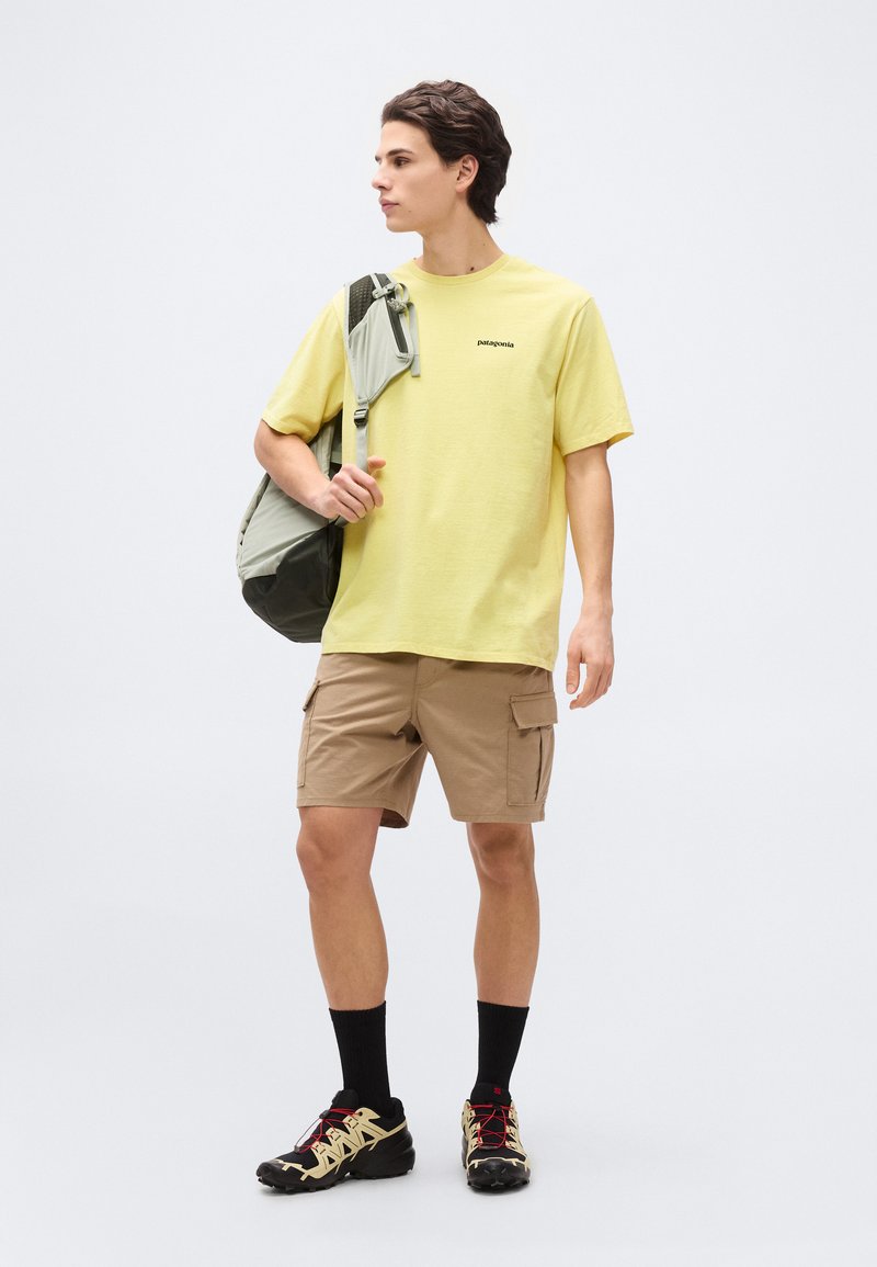 Patagonia P-6 LOGO RESPONSIBILI-TEE - Triko s potiskem - lemon zest