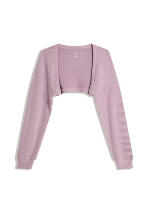 Jasnofioletowe dziergane krótkie bolerko z długimi rękawami i prążkowaną fakturą ułożone na płasko na białym tle.