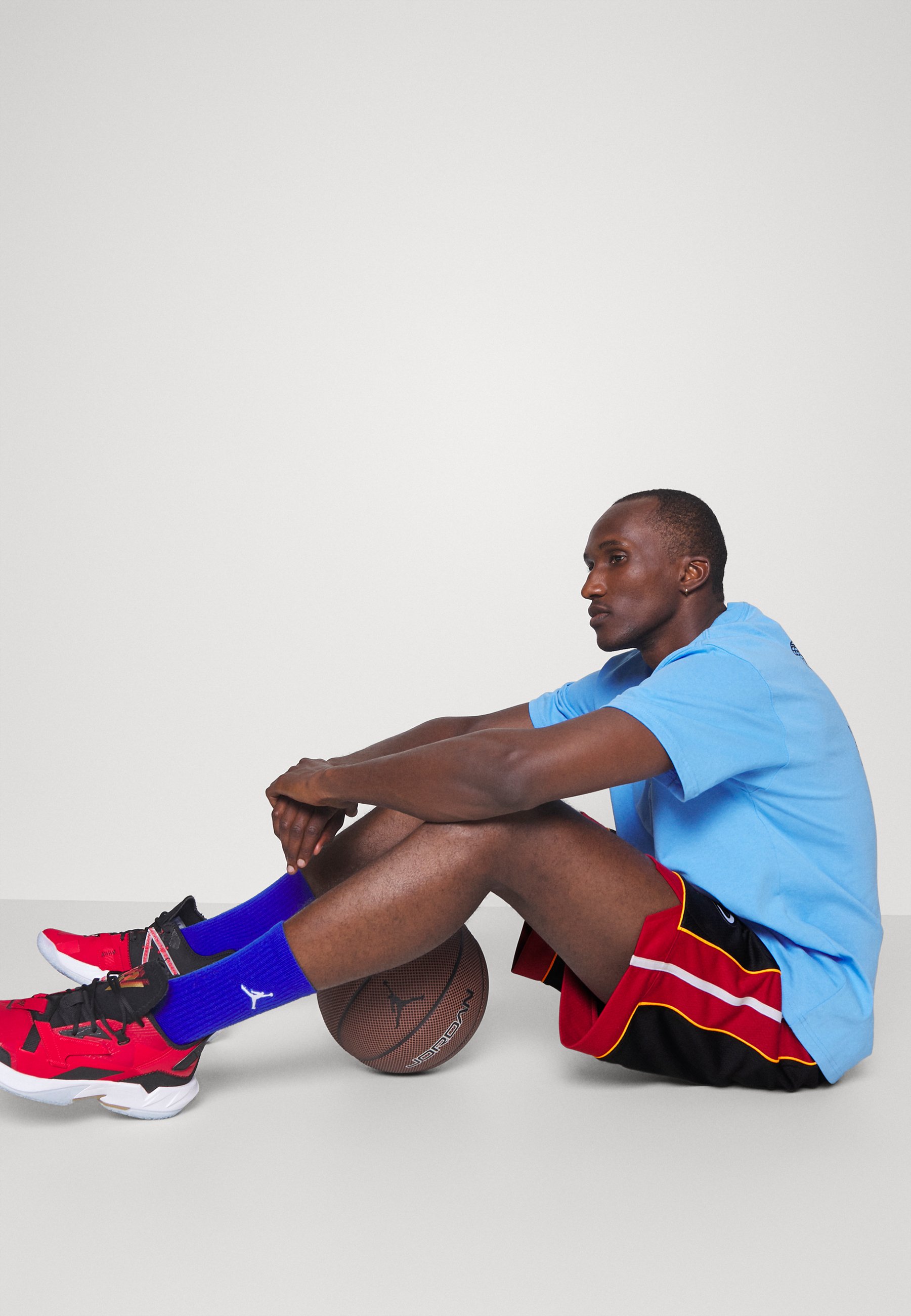 NIKE NBA Miami Heat マイアミヒート 長袖プルオーバー S57 古着 SALEM SPORTSWEAR NBA MIAMI HEAT マイアミ ヒート ロゴ