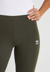 adidas Originals Leggings - evergreen