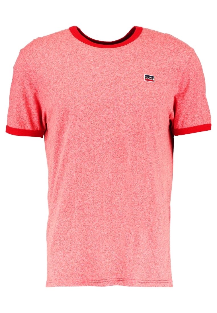 Camiseta roja jaspeada de manga corta, con un cuello y ribetes de mangas en rojo contrastante, que presenta un pequeño parche con el logo de Levi's en el pecho.