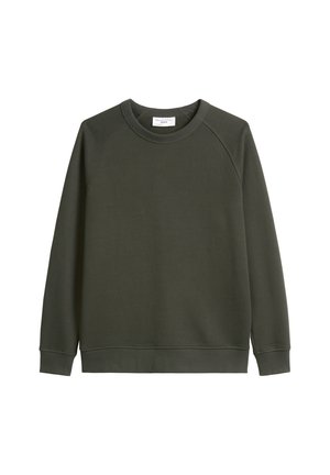 Oliwkowy sweatshirt wykonany z miękkiej bawełnianej tkaniny, z klasycznym okrągłym dekoltem, rękawami raglanowymi oraz prążkowanymi mankietami i dołem.