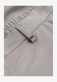 Sélectionné, light grey