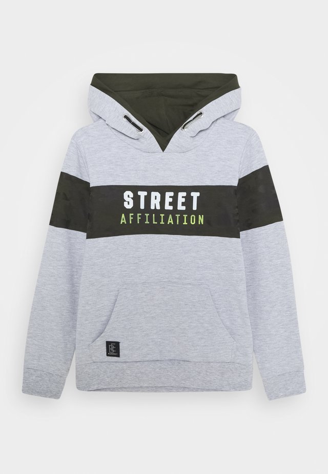BOYS HOODIE FARBENBLOCK STREET - Luvtröja - hellgrau melange