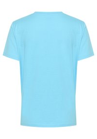 Lichtblauw t-shirt met korte mouwen, gemaakt van zachte katoen, met een ronde halslijn en een eenvoudig ontwerp zonder zichtbare patronen of accenten.