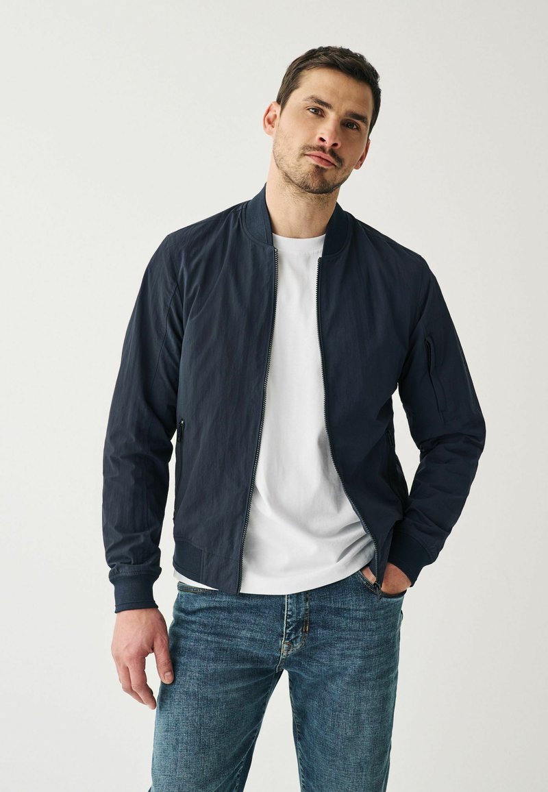 Next TEXTURED SHOWER RESISTANT BOMBER JACKET Bomberjacke navy blue/blau Zalando.ch