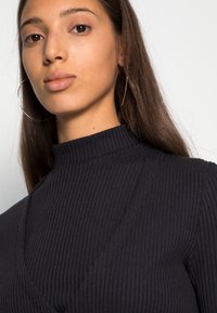 Levi's® VETIVER SET - Top - caviar