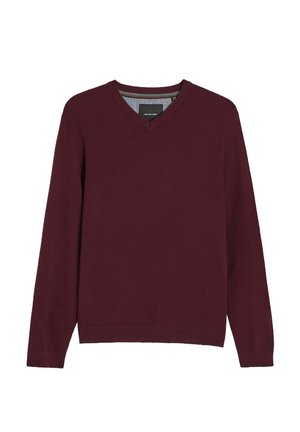 Męski sweter z długim rękawem i dekoltem w serek w jednolitym bordo, z prążkowanymi mankietami i obrębem, prezentowany na białym tle.