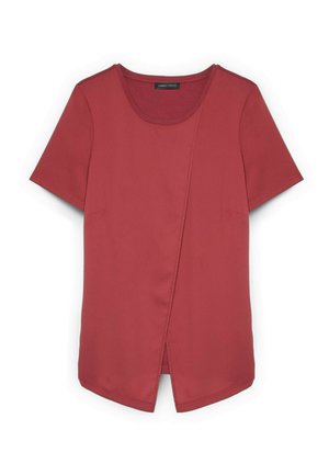 Tummanpunainen lyhythihainen paita, jossa pyöreä pääntie ja etupuolella epäsymmetrinen päällekäynti.