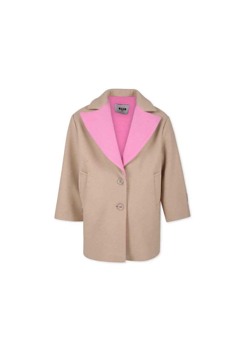 Cappotto in misto lana beige con colletto in feltro rosa, dotato di tre bottoni, due tasche frontali e maniche a tre quarti.
