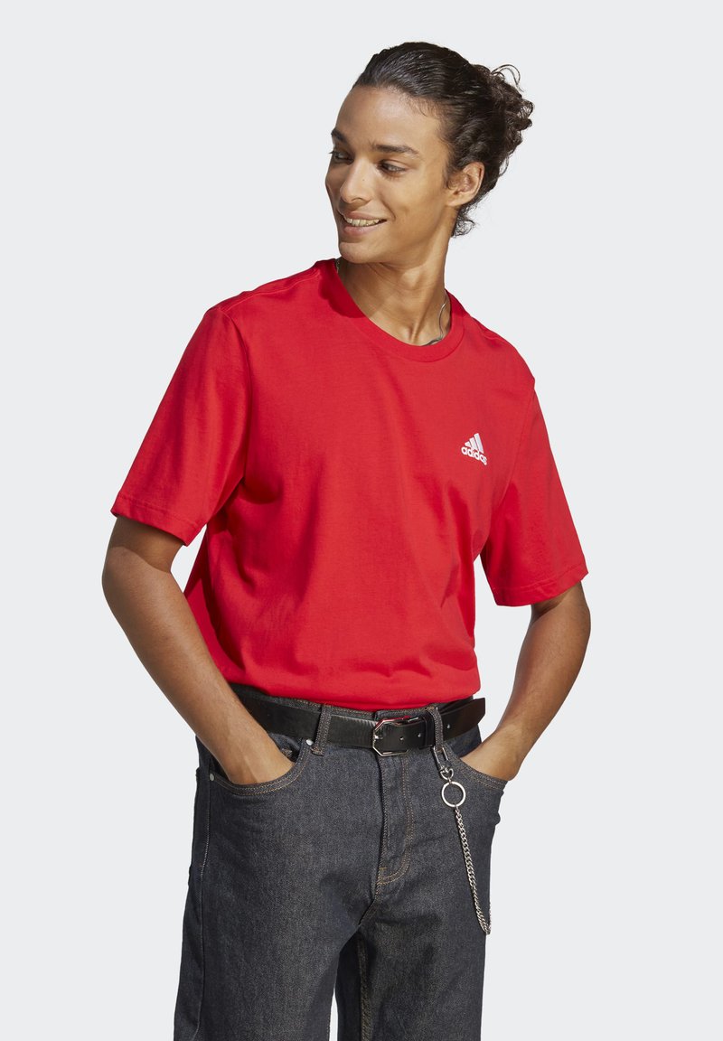 adidas Sportswear Camiseta básica - better scarlet