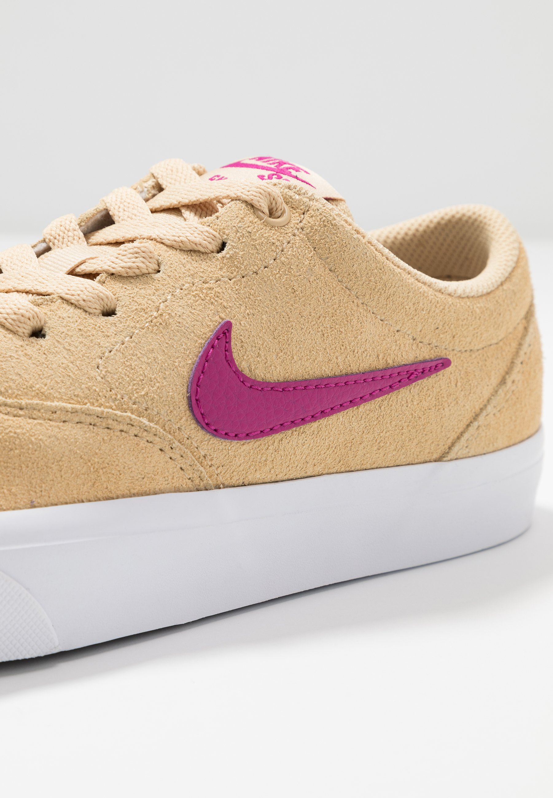 Nike SB CHARGE Joggesko sesamecactus flower Zalando.no Nike SB CHARGE Joggesko cactus flowerwhite Zalando.no
