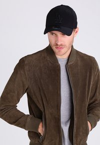 Thumbnail Image 2