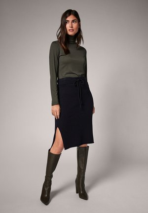 Pencil skirt - navy