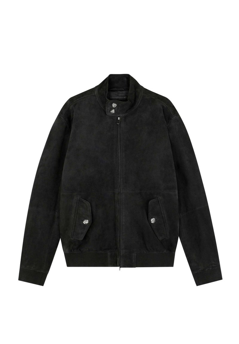Chaqueta bomber de ante negro con cuello alto, cremallera frontal, dos bolsillos con tapa y botones, y mangas largas sobre un fondo blanco.