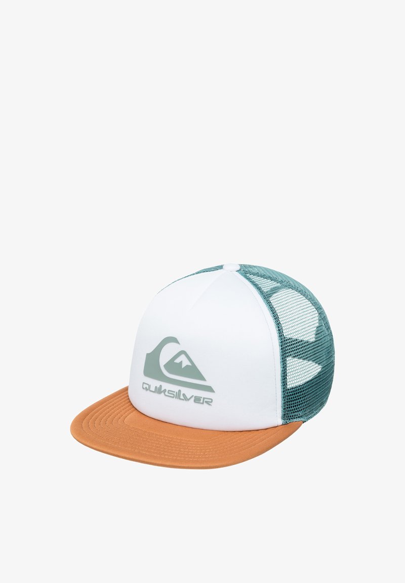 Valkoinen lippis, jossa on turkoosi verkko takana ja oranssi lieriö. Etupuolella on synkänvihreä surf-logo. Klassinen trucker-hattumalli.