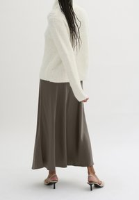 My Essential Wardrobe Sweter