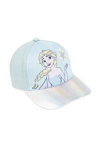 Casquette bleu clair avec une illustration de personnage aux cheveux tressés. La visière a une finition brillante et irisée.