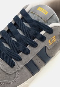 Globe ENCORE 2 - Sneakers - smoke/navy