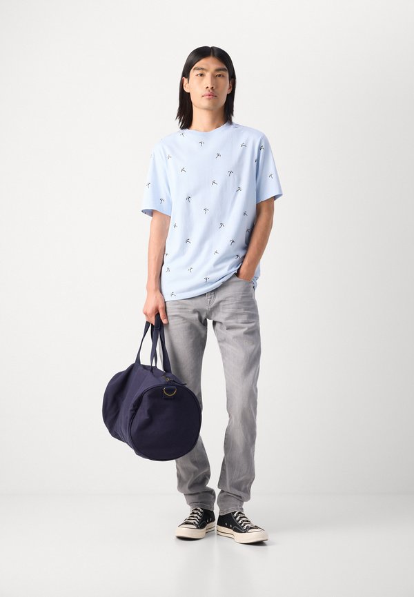 REGULAR FIT - Print T-shirt4