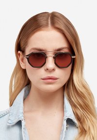 Hawkers PIERRE GASLY - Gafas de sol - gold