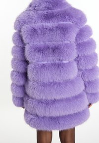 faina Abrigo de invierno - purple