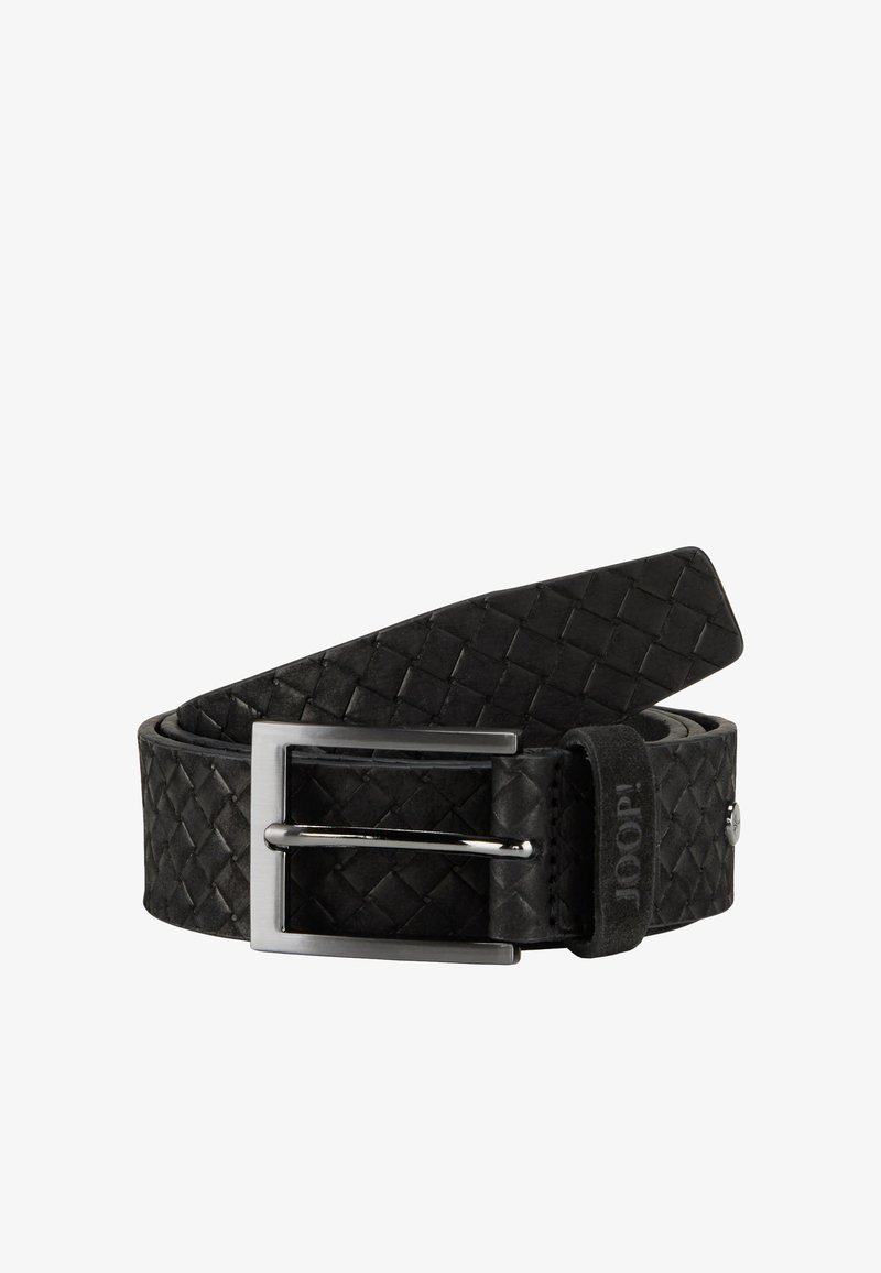 Zwarte geweven leren riem met een zilverkleurige metalen gesp en een zacht stoffen accent met de merknaam "JOOP!" in reliëf.