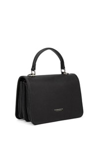 Borsa a tracolla in pelle sintetica nera con design strutturato, manico superiore e un accento di logo metallico sulla parte anteriore. Superficie testurizzata e chiusura a scatto.