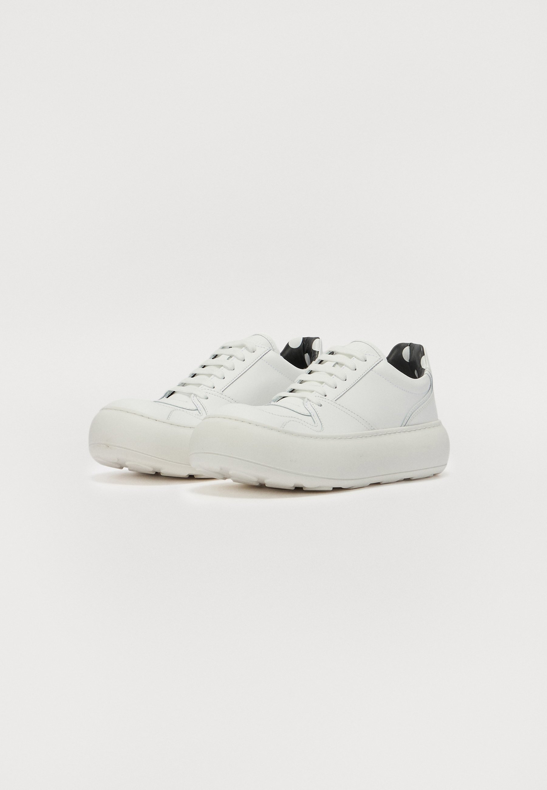 【関税込み】Moschino ホワイト Ollie スニーカー MOSCHINO OLLIE - Trainers - bianco/white - Zalando.co.uk