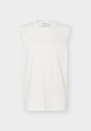 Hvid Champion-mærketanktop uden ærmer med præget logo på brystet, rund halsudskæring, vist på en ensfarvet baggrund.